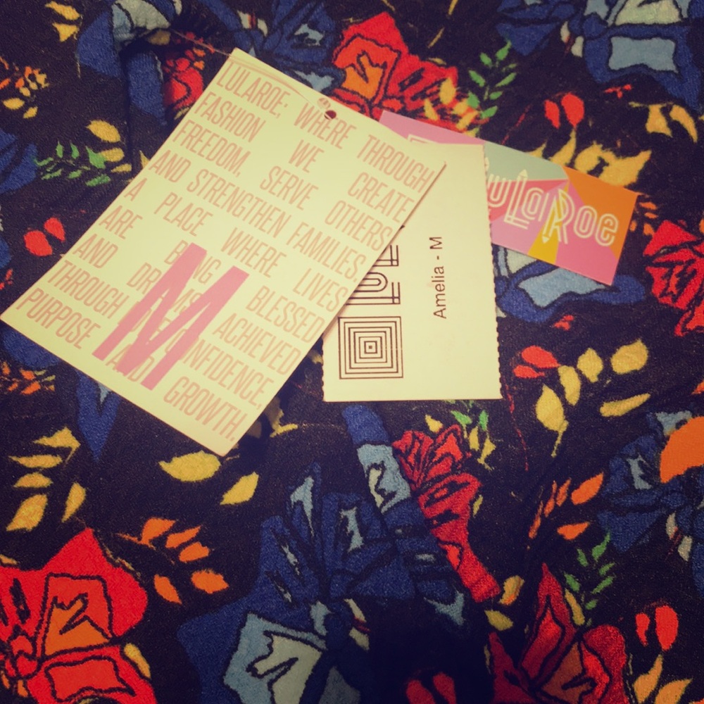 *SOLD* LuLaRoe Amelia Dress
